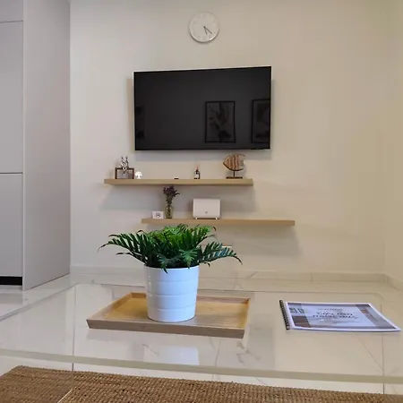 شقة Near & Pefkias Forest -cozy Minimalist Flat غزيلوكاسترون