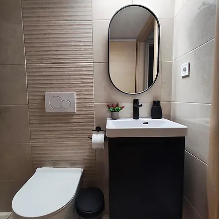 Near & Pefkias Forest -cozy Minimalist Flat