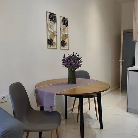 Near & Pefkias Forest -cozy Minimalist Flat Apartamento Xylokastro