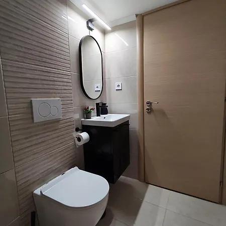 Near & Pefkias Forest -cozy Minimalist Flat *
